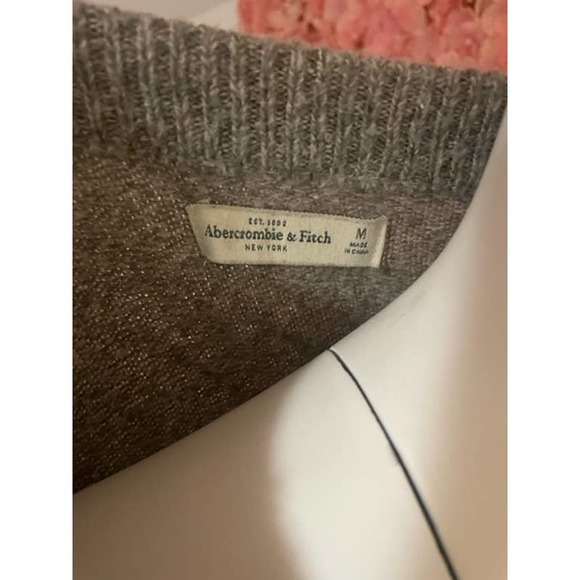 Abercrombie & Fitch Gray Medium Soft Sweater - Picture 2 of 3